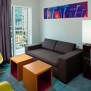 Savvy Suite 1 King Sofa bed City view High floor Balcony